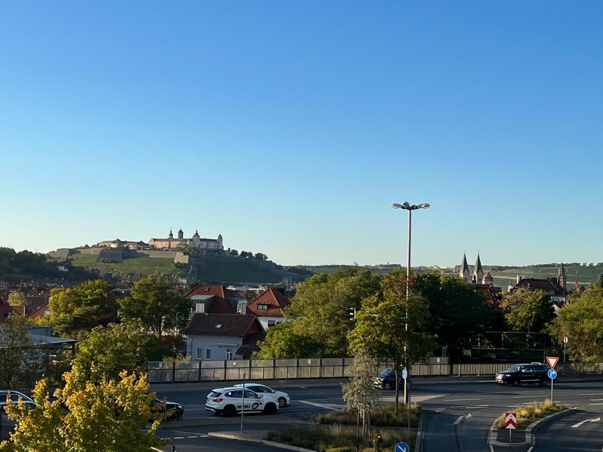 Schoenes Apartment Mit Festungsblick - Free Parking - Wurzburg Bagian luar foto