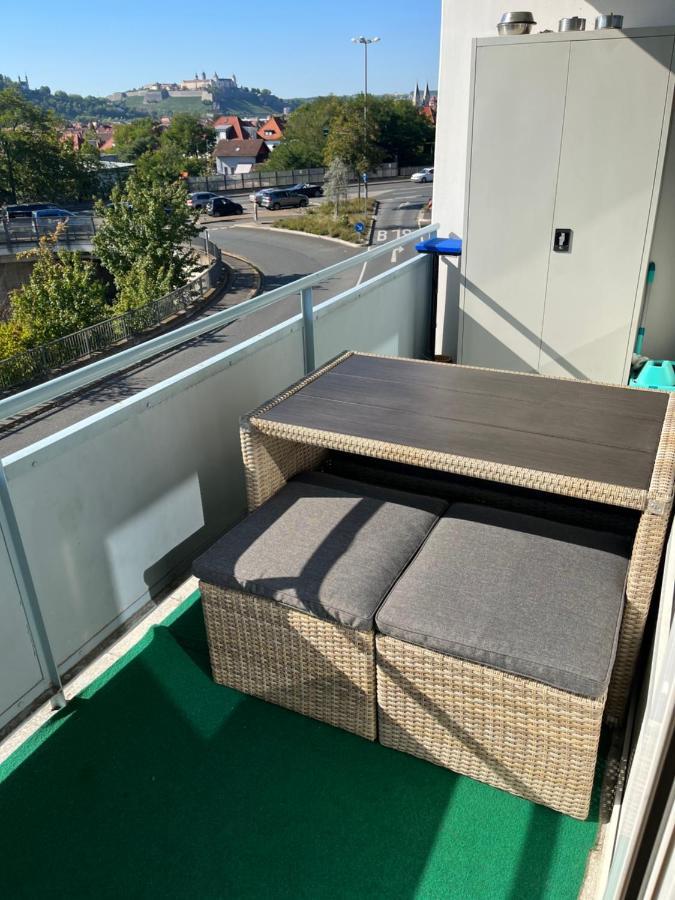 Schoenes Apartment Mit Festungsblick - Free Parking - Wurzburg Bagian luar foto